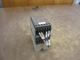 1SVR650669R9400 ABB Ivn Monitoring Relay