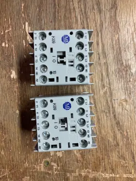 0443B ALLEN-BRADLEY Contactor Relays