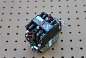 1.0CR ALLEN-BRADLEY Bradely Bulletin Relay