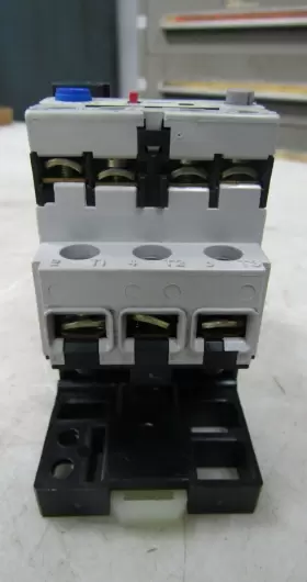 193-A1D1 ALLEN-BRADLEY Overload Relay Panel Mount Adapter #2