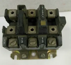 42185-800-01 ALLEN BRADLEY Nema Overload Relay Screw #2