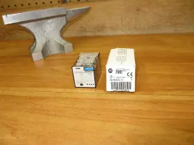 42MTB-5001 ALLEN-BRADLEY Control Relay