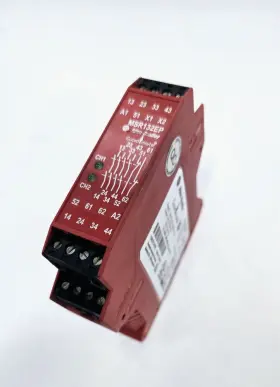 440R-E23097 ALLEN BRADLEY Safety Relay