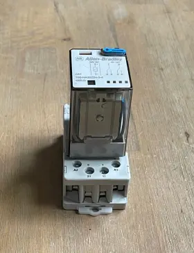 700-HA32Z24-3-4 ALLEN-BRADLEY Relay Pin Socket Base #3