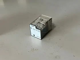 700-HA33Z12 ALLEN-BRADLEY Relay