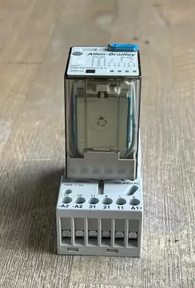 700-HA33Z24-3-4 ALLEN-BRADLEY Relay Pin Socket Base #2