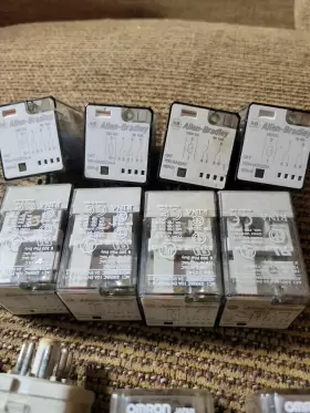 700-HA33Z24-4 ALLEN-BRADLEY Pin Relays Mro #2