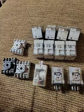 700-HA33Z24-4 ALLEN-BRADLEY Pin Relays Mro
