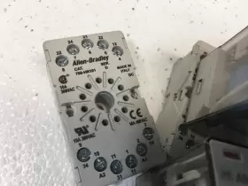 700-HA33Z24 ALLEN-BRADLEY Relay Base Kb #3
