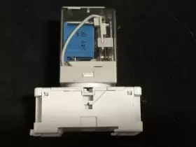 700-HAB2Z24 ALLEN-BRADLEY Pilot Relay Terminal Base #2