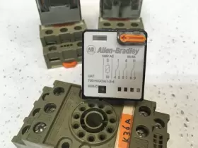 700-HAX3A1-3-4 ALLEN BRADLEY Relay Releco Base Kb #2