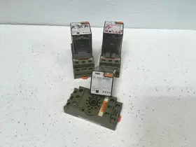 700-HAX3A1-3-4 ALLEN BRADLEY Relay Releco Base Kb