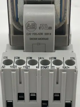 700-HAX3Z24 ALLEN-BRADLEY Relay Socket #3