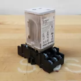 700-HB32A1 ALLEN BRADLEY Relay Vac Base