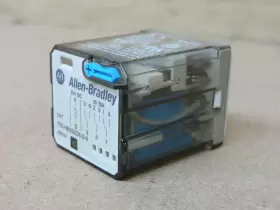 700-HB33Z24-3-4 ALLEN BRADLEY Relay Vdc