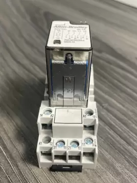 700-HC24Z24 ALLEN-BRADLEY Miniature Relay Socket #3