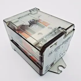 700-HD32A24 ALLEN-BRADLEY Control Relay Flange Mount Volt Ac