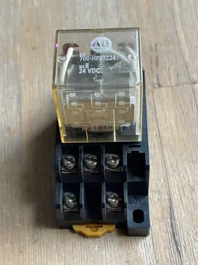 700-HF33Z24 ALLEN-BRADLEY Relay Pin Socket Base #2