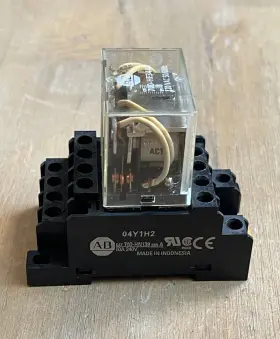 700-HF34A1 ALLEN-BRADLEY Relay Pin Socket Base