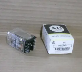 700-HJ32A24 ALLEN-BRADLEY Relay Ak