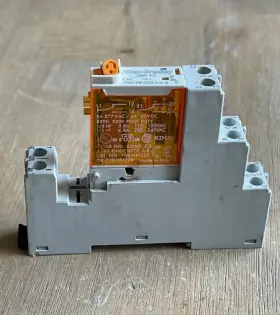 700-HK32A1-3-4 ALLEN-BRADLEY Relay Pin Socket Base #3