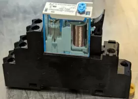 700-HK32Z24-3-4 ALLEN-BRADLEY Relay Socket Base #2