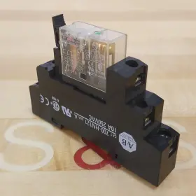 700-HKX6A1-A ALLEN BRADLEY Relay Base