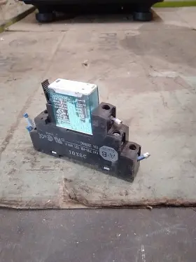 700-HKX6Z24 ALLEN-BRADLEY Line Relay