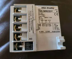 700-MB220 ALLEN-BRADLEY Control Relay