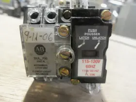 700-PLLA1 ALLEN-BRADLEY Ac Control Relay Nema Eemac #3