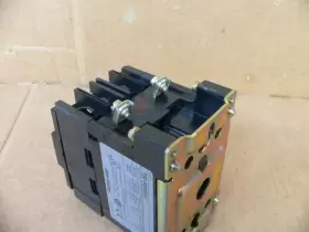 700-R000A1 ALLEN BRADLEY Control Relay #2