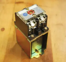 700DC-P220Z24-D ALLEN BRADLEY Relay