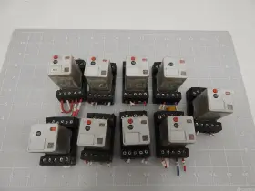 700HB33A1 ALLEN BRADLEY Relays Socket