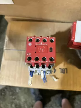 700S-CF620DC ALLEN BRADLEY Safety Control Relay #3