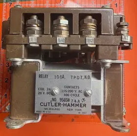 9565H74 CUTLER-HAMMER Relay Box Amp Tpdt