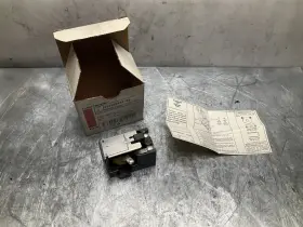 9575H2441-66 CUTLER-HAMMER Box Relay
