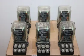 D5PR2T1 CUTLER HAMMER Relay Vdc Amp #2