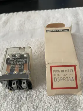 D5PR31A CUTLER-HAMMER Plug Relay