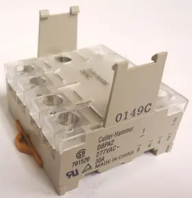D8PA2 CUTLER HAMMER Din Rail Adapter Pole
