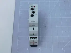 1EJE8 DAYTON Timer Relay Coil Volts Contactrating Contact Amp #2