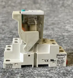 1FC13 DAYTON Relay Socket
