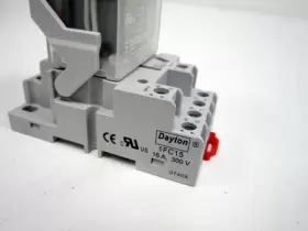 1FC15-1FC11 DAYTON Socket Vdc Plug Relay #2