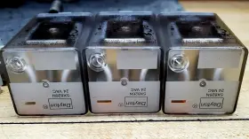 5X826N DAYTON Icecube Relay Base #2