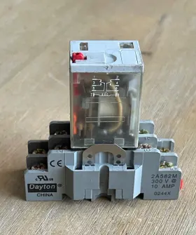 5YR20 DAYTON Relay Pin Socket Base