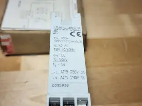 0035938 DOLD Voltage Relay #3