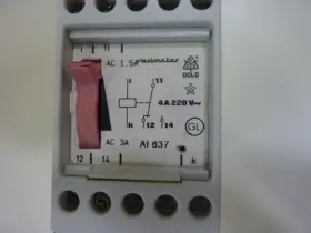 AI-837 DOLD Relay Dent #3