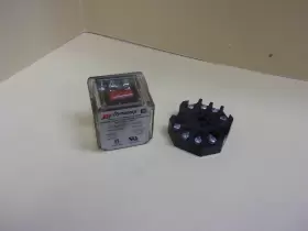 D2100 DYNATEC Di Dynacorp Relay Socket