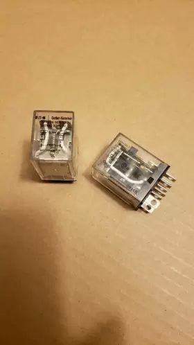 D7PR2B EATON Icecube Relay Cutler Hammer Coil Pin