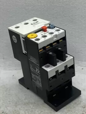 ZB32-6 EATON Relay Mounting Base Great