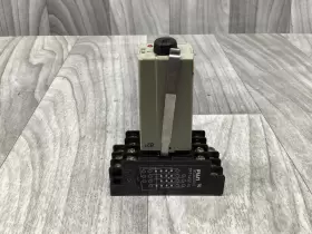 ST5P-4 FUJI Electric Relay Base #3